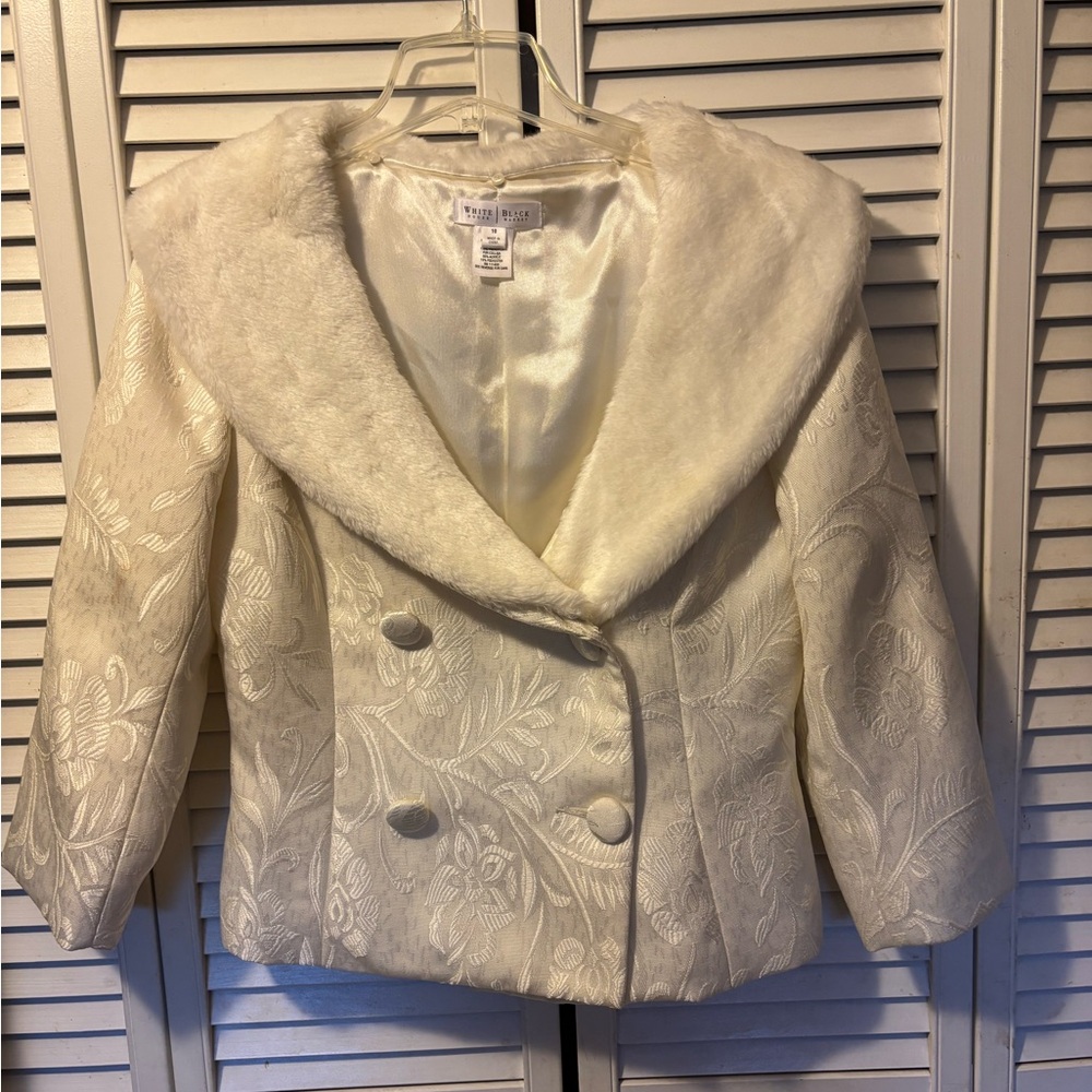 White House Black Market White Jacket | Removable Faux Fur Collar | Size 10